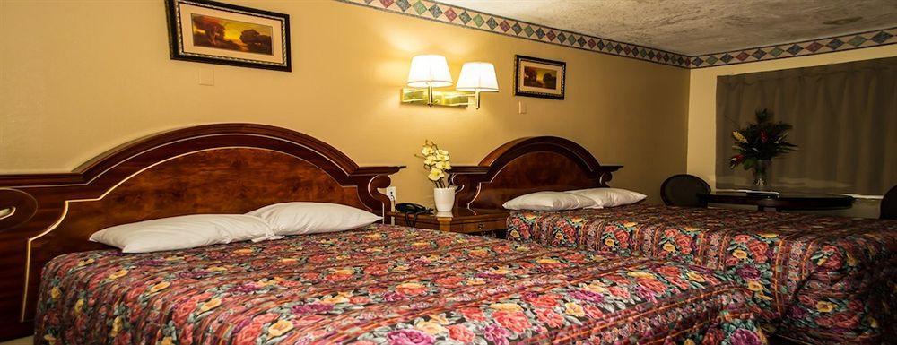 Sunset Motel Помона Екстериор снимка