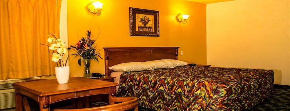 Sunset Motel Помона Екстериор снимка