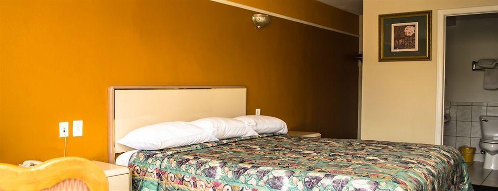 Sunset Motel Помона Екстериор снимка
