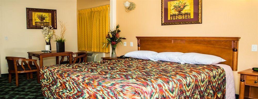 Sunset Motel Помона Екстериор снимка