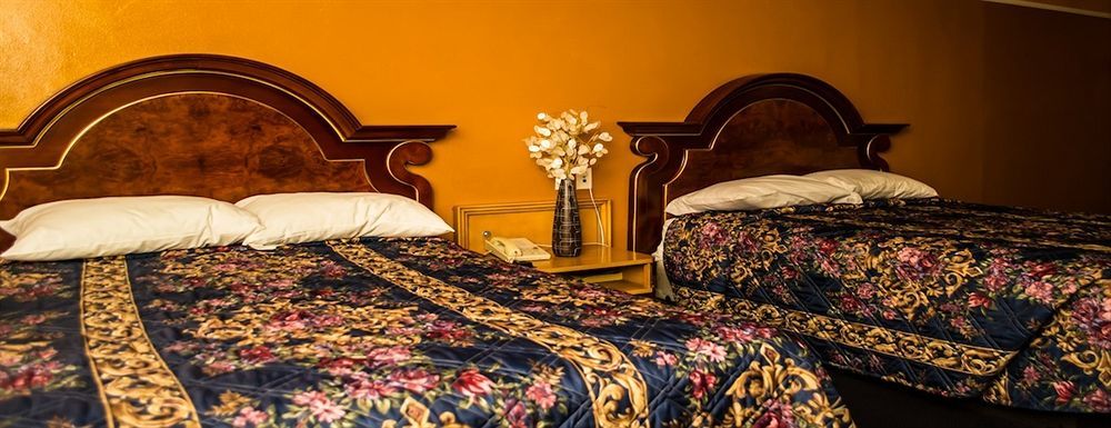 Sunset Motel Помона Екстериор снимка