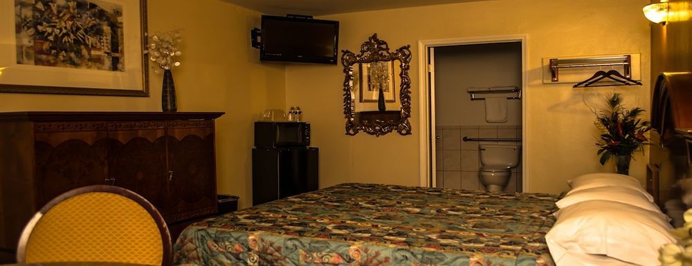 Sunset Motel Помона Екстериор снимка