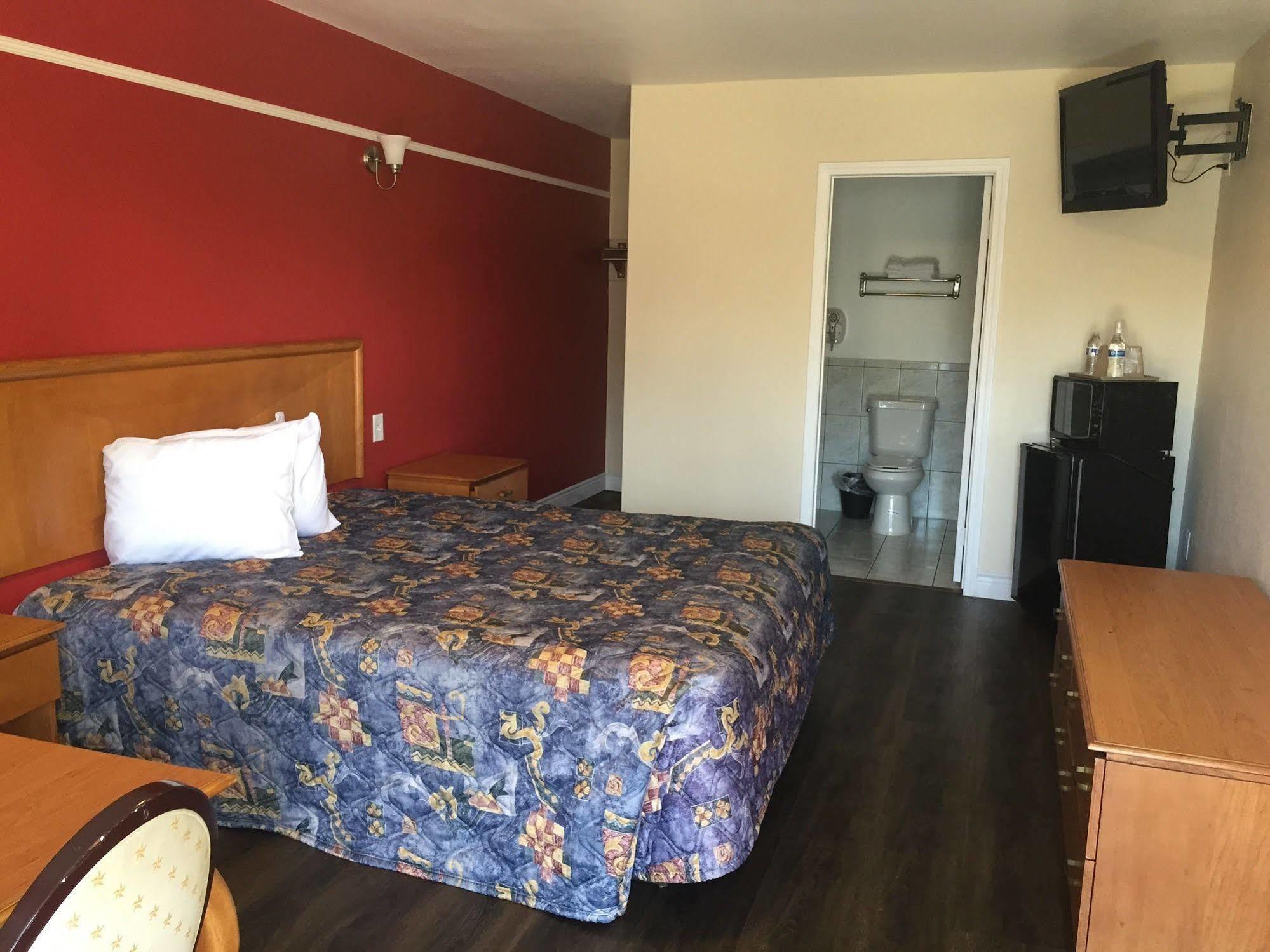 Sunset Motel Помона Екстериор снимка
