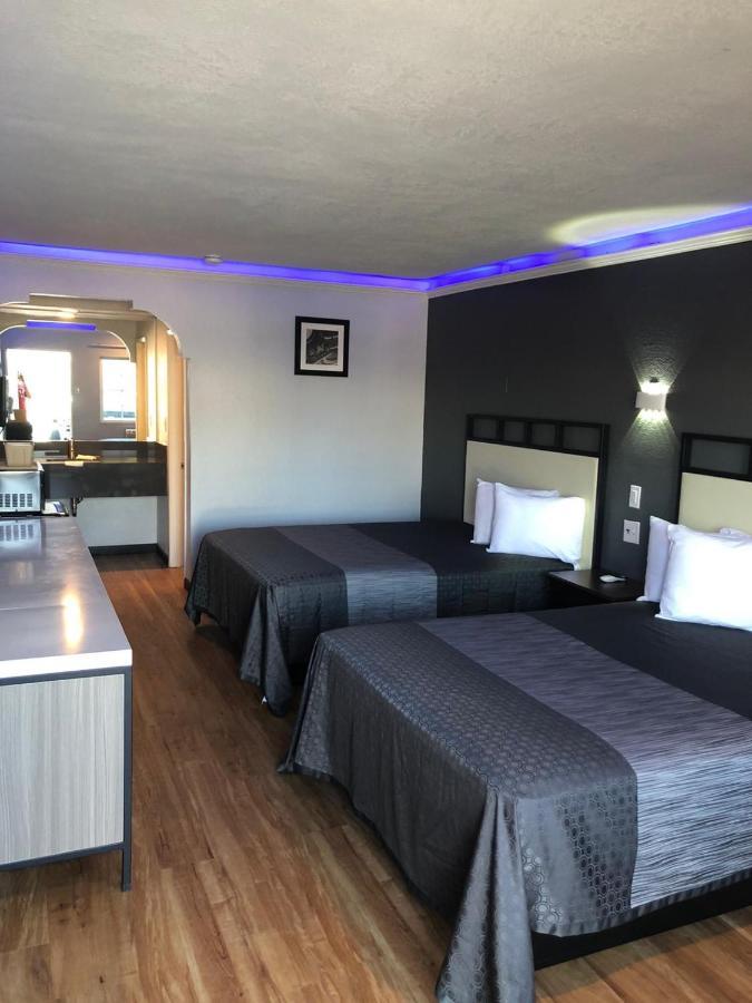 Sunset Motel Помона Екстериор снимка