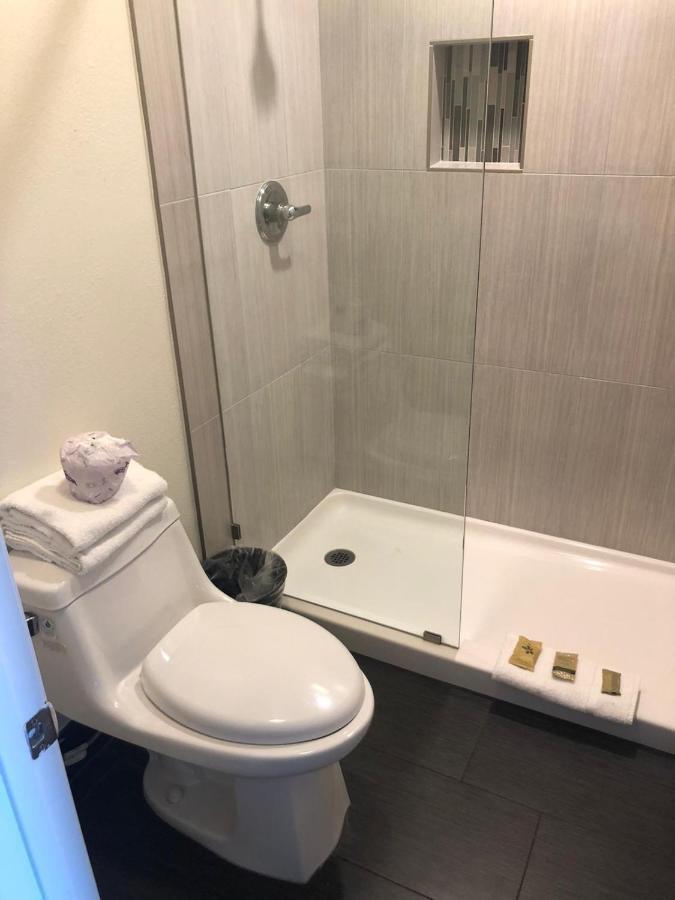 Sunset Motel Помона Екстериор снимка